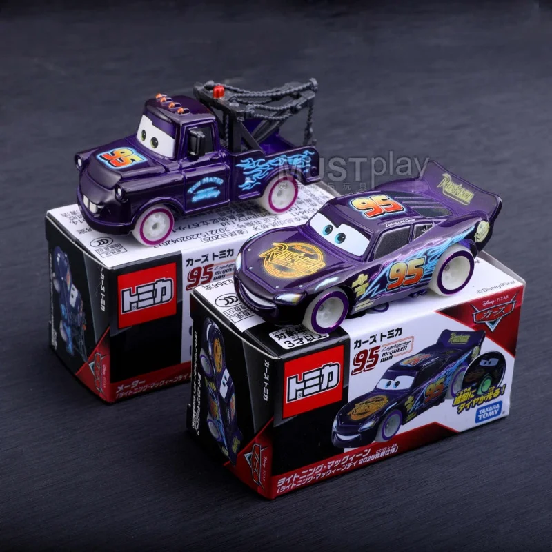 Фото Коллекционная модель автомобиля Takara Tomy Cars 1/64, литая под давлением, 2025 год, памятное издание, 95 Lightning McQueen, светящаяся в темноте, подарок №1