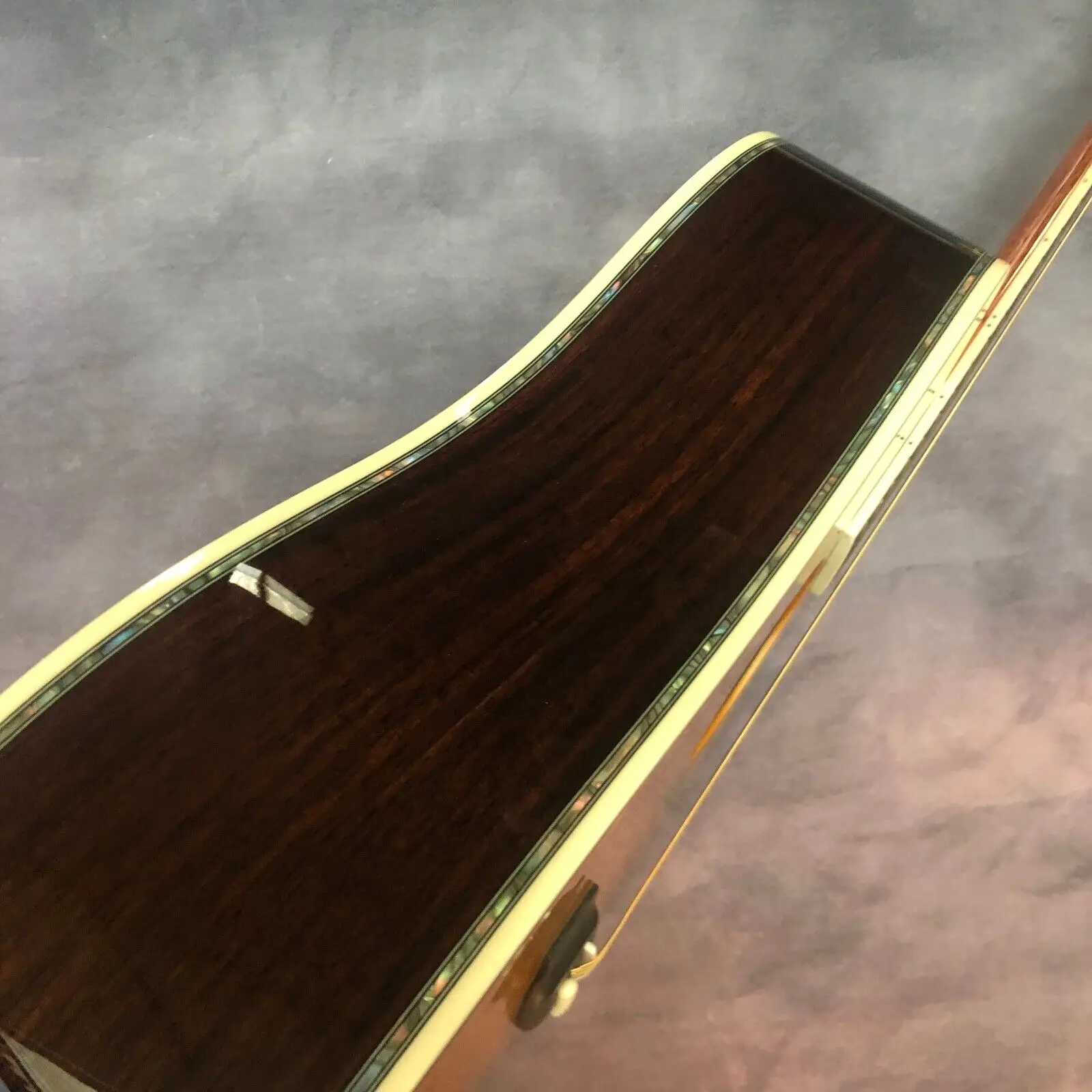 Желтая акустическая гитара серии D45 с полированной поверхностью из массива