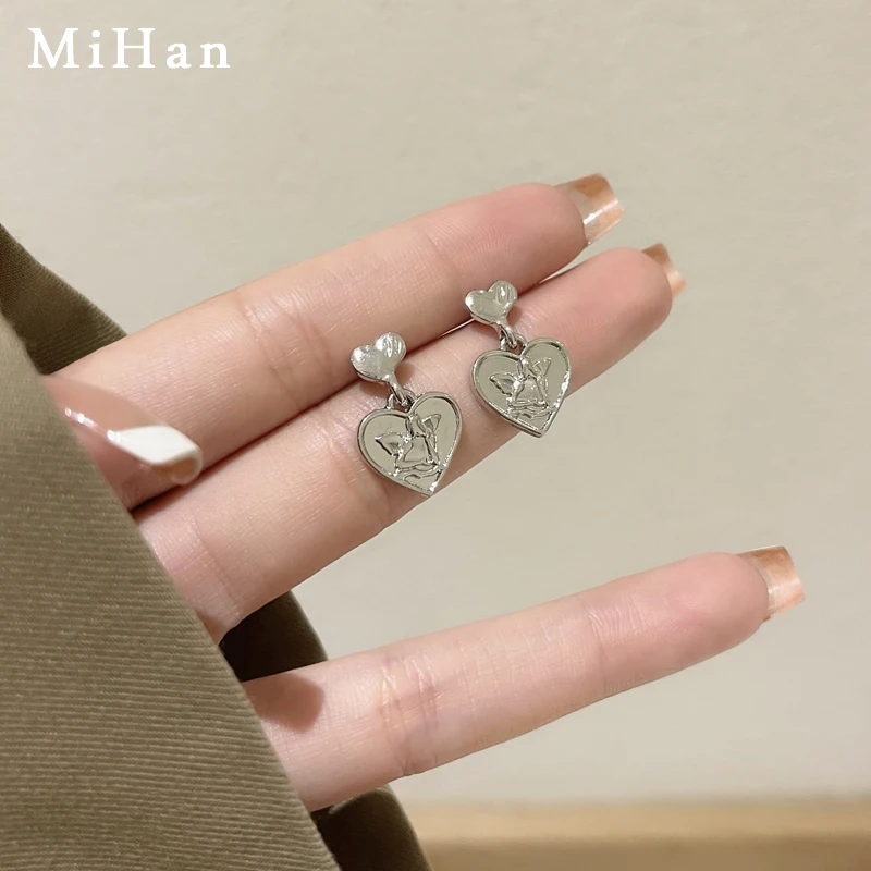 

Mihan Fashion Jewelry Heart Earrings Popular Style Hot Sale Metallic Silver Plated Drop Earrings For Women Gifts Wholesale