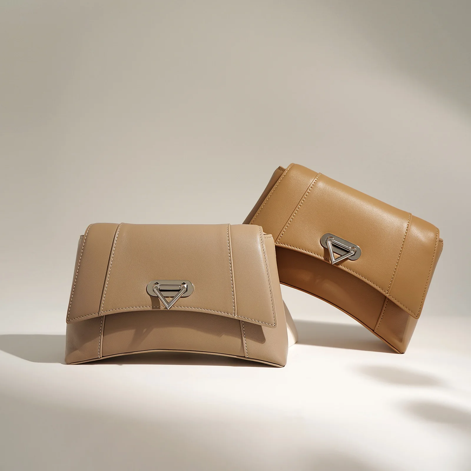 Fashionable Genuine Leather Shoulder Bags for women with Buckle, Versatile Crossbody Bag Luxury saddle bag ladies handbags