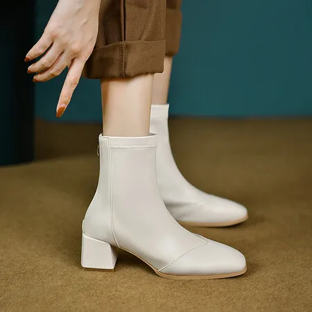 

Женские осенне-зимние ботинки большого размера на толстом каблуке