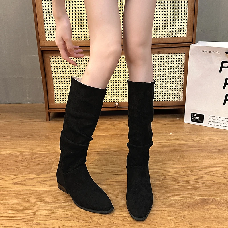 Женские ковбойские сапоги с острым носком замшевые кожаные до колена на