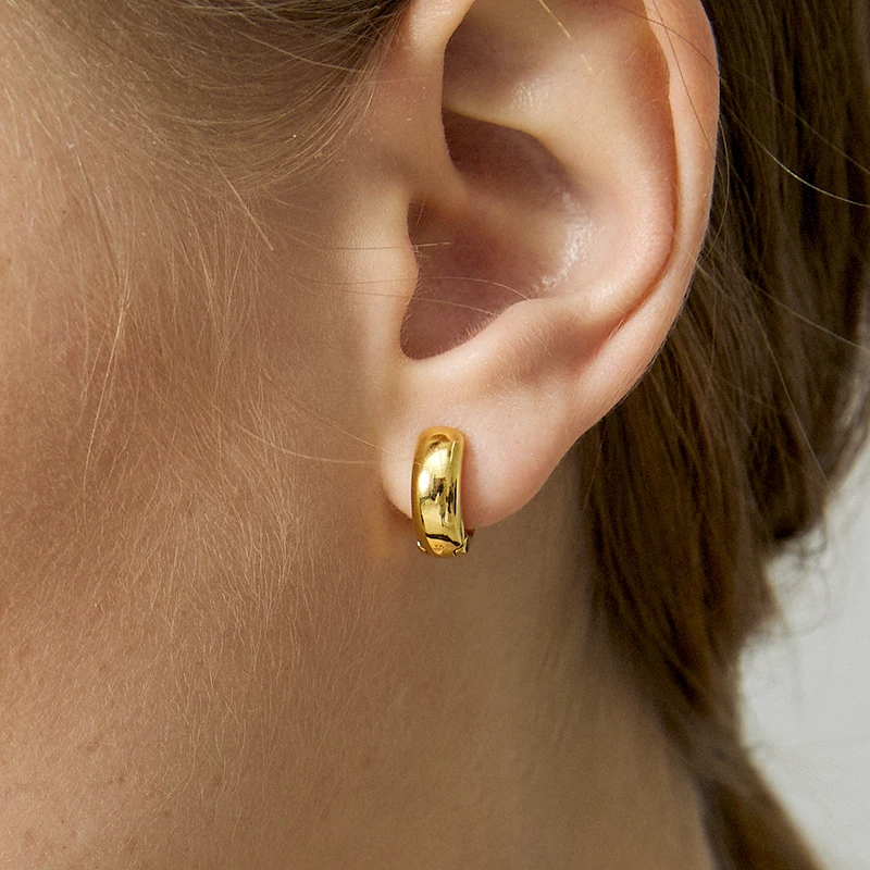 

Simple Round Pierced Hoop Earrings Golden Circle Light Luxury Ear Buckle Hanging Earrings 14k Gold Punk Party Jewelry For Unisex
