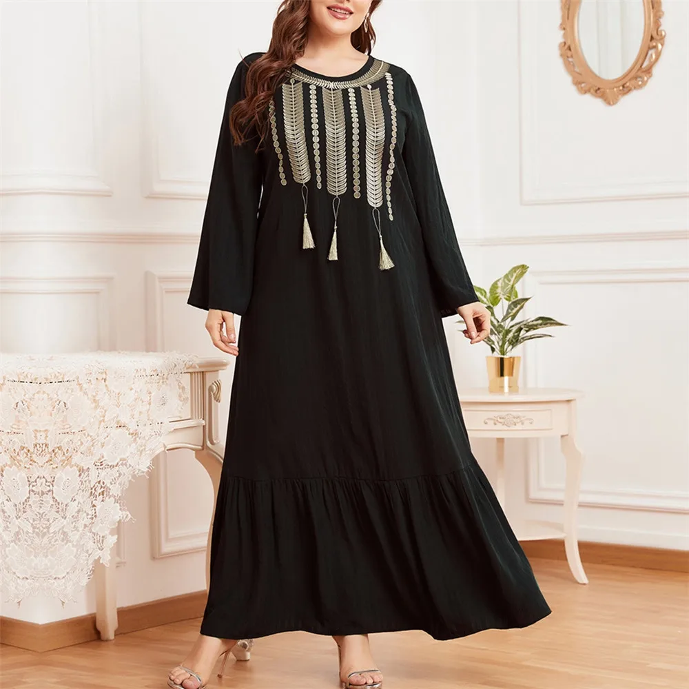 Платье мусульманское с вырезом лодочкой, однотонное приталенное платье с черной кисточкой и вышивкой золотой нитью, абайя в арабском и сред...