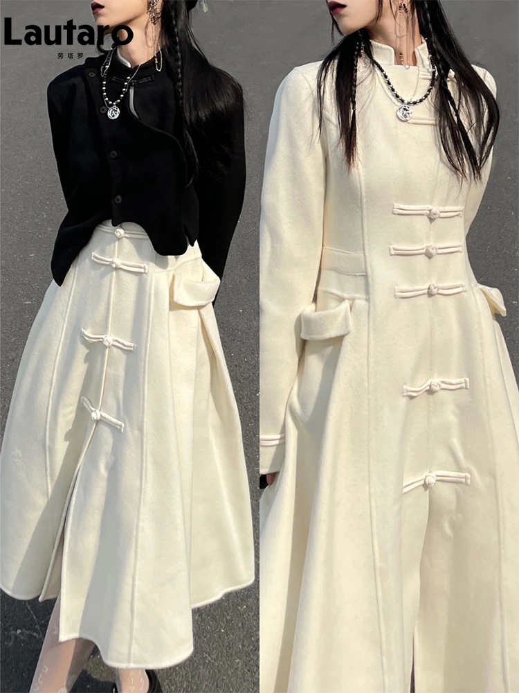 Lautaro осенние длинные облегающие и расклешенные бежевые тренчи из мягкой шерсти