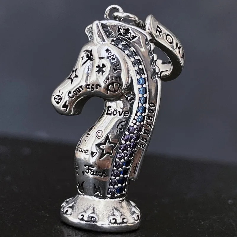 

Real S925 Silver Zirconium Graffiti Knight Chess Pendant Elegant And Exquisite Fashion Sense Of High Quality