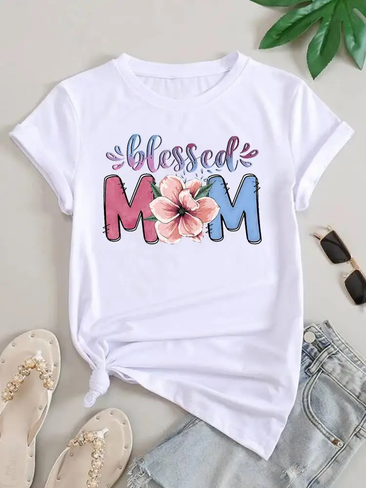 

Женская футболка с коротким рукавом, принтом и надписью «Mom»