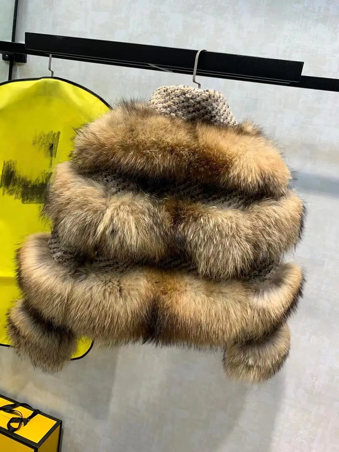 Winter Women Real Fur Jacket Wool Knitted Long Sleeve Natural Raccoon Fur Coat Ladies Warm Luxury Wool Coat With Real Fur enlarge