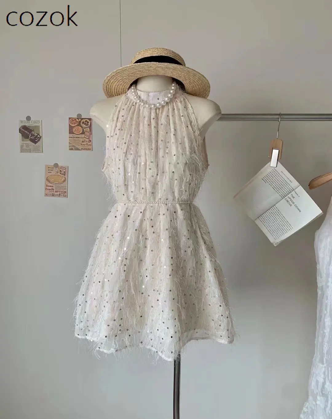 

Ladies Off-Shoulder Pleated Loose Short Dress 2023 Summer New Fashion Sequins Halter Dress Temperament Party Short Dresses