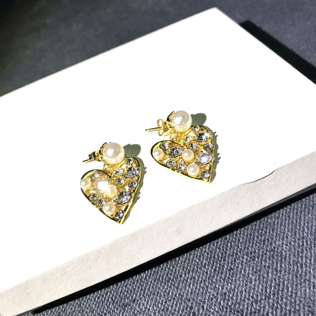 

European and American popular heart-shaped diamond pearl earrings