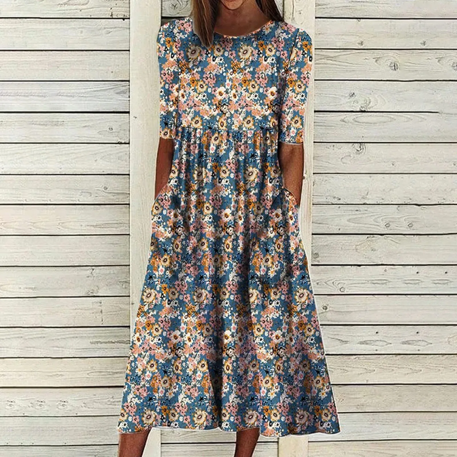 

Женское платье-миди с коротким рукавом, круглым вырезом и цветочным принтом