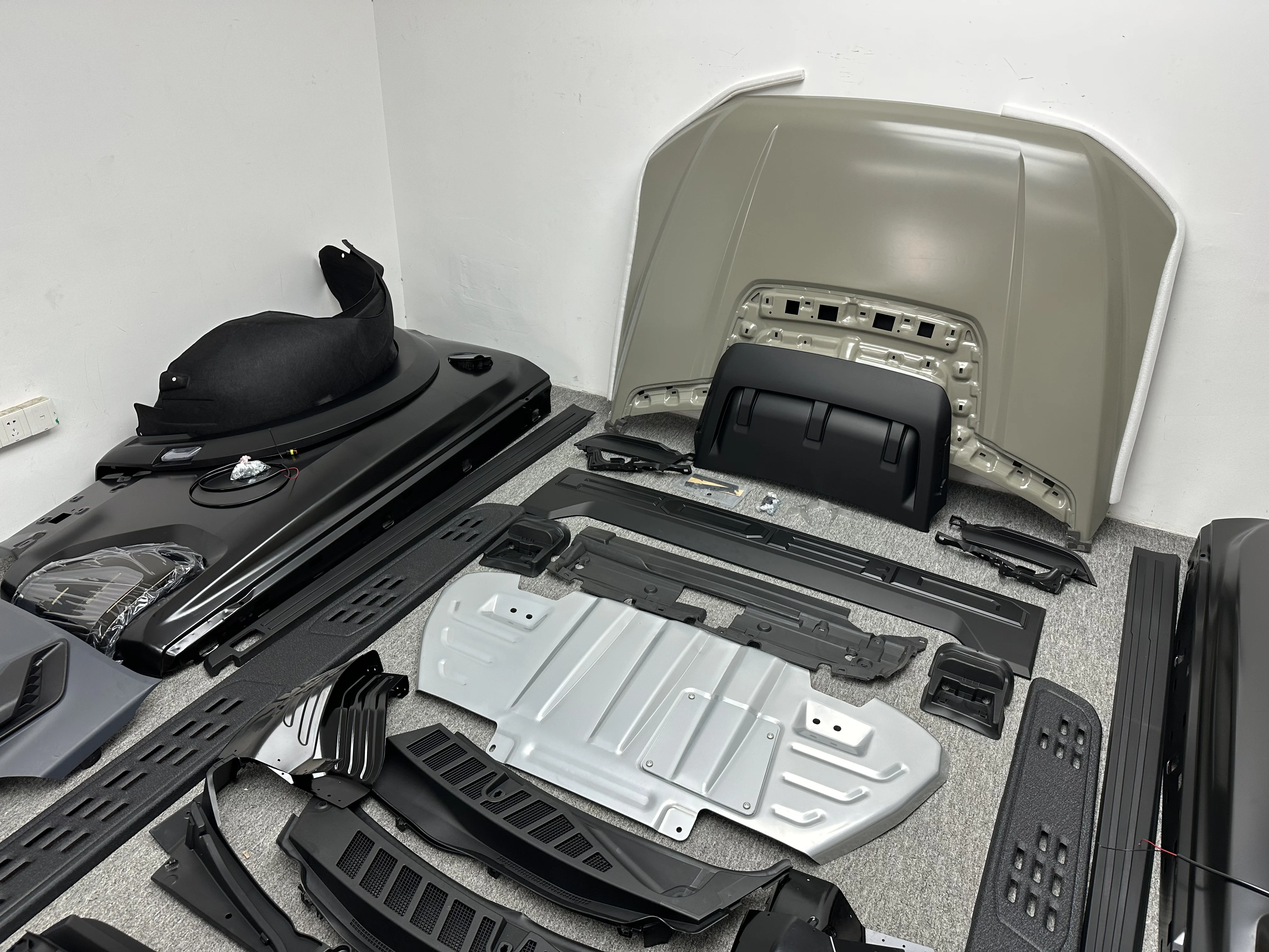 Комплекты для переоборудования кузова Ford F150 2015-2019 в стиль Raptor 21: капот, крылья, фары, задние фонари, бампер, диффузор, детали кузова (art.: 3920db3cc274c) - 3920db3cc274c