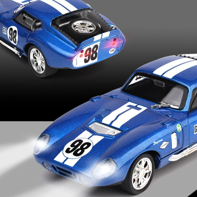 Фото Модель спортивного автомобиля Cobra 427 Daytona Coupe из сплава, масштаб 1:32, со звуком и светом, ретро-модель, украшение для рабочего стола, игрушка для мальчика, подарок №1