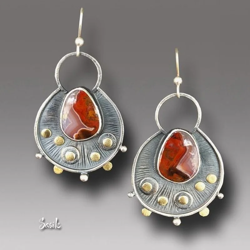 

European and American fashion popular two-color family style earrings