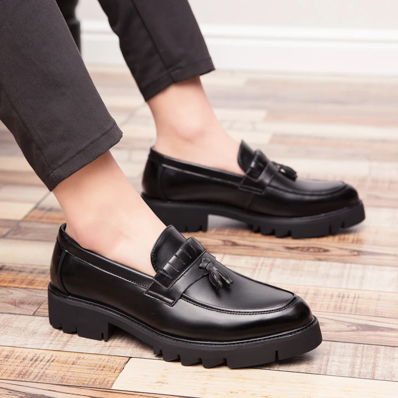 Мужская обувь увеличивающая рост на толстой подошве брендовая модная для