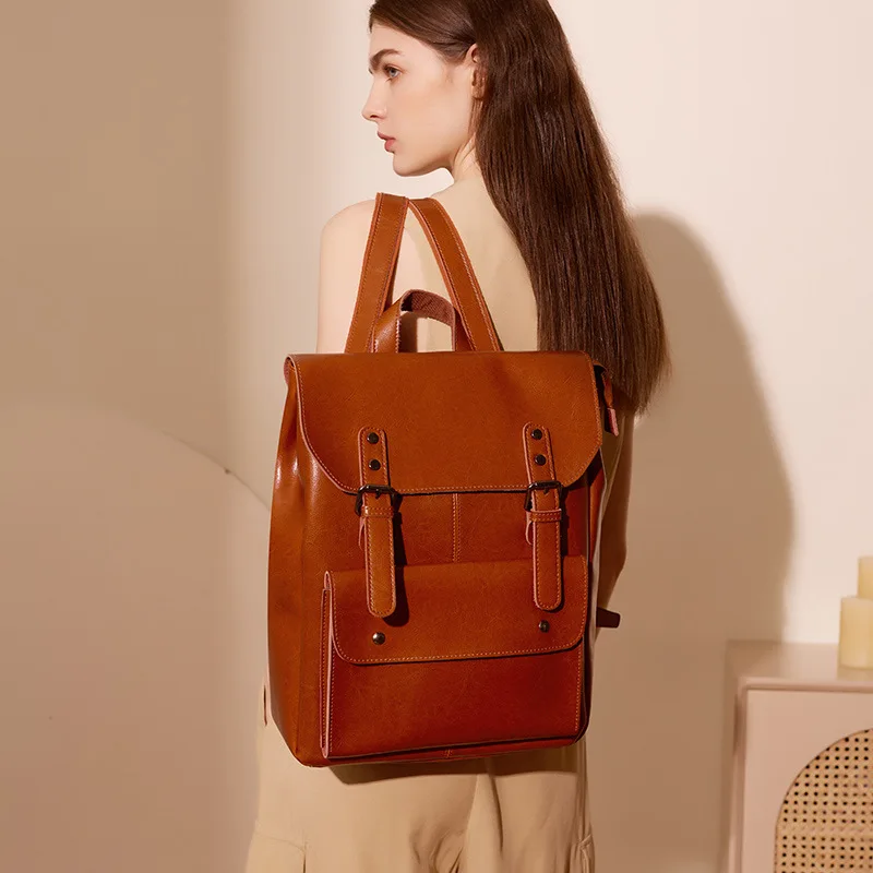 

2023 Academic Style 14 Inch High Capacity British Vintage Leather Backpack Computer