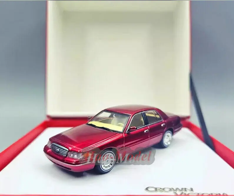 GOC GMC 1/64 Ford Victoria Crown красный металлический автомобиль