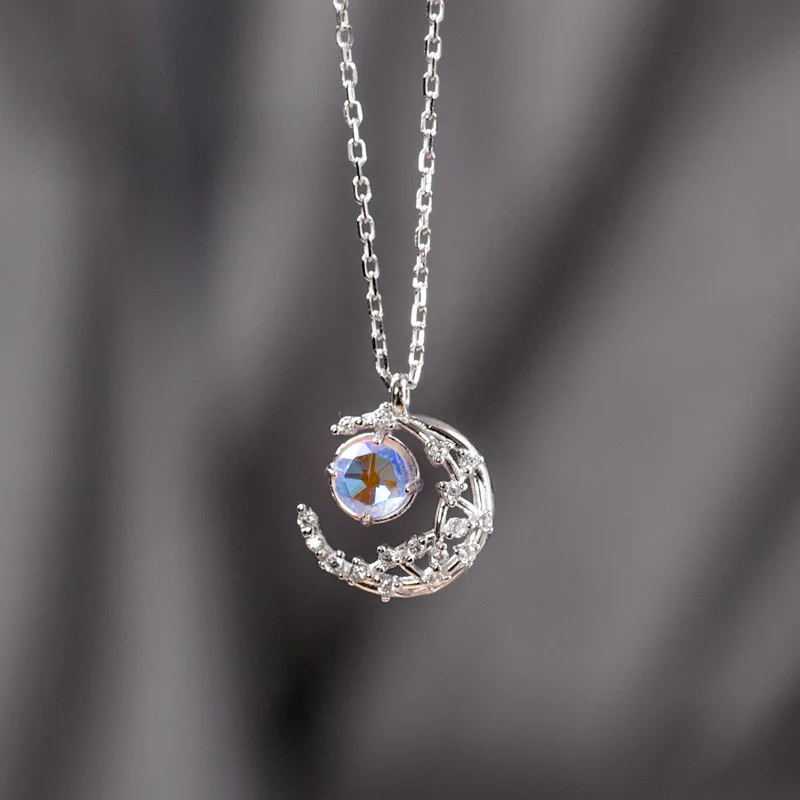 Женское Двухслойное ожерелье с подвеской-бабочкой серебряное до ключицы