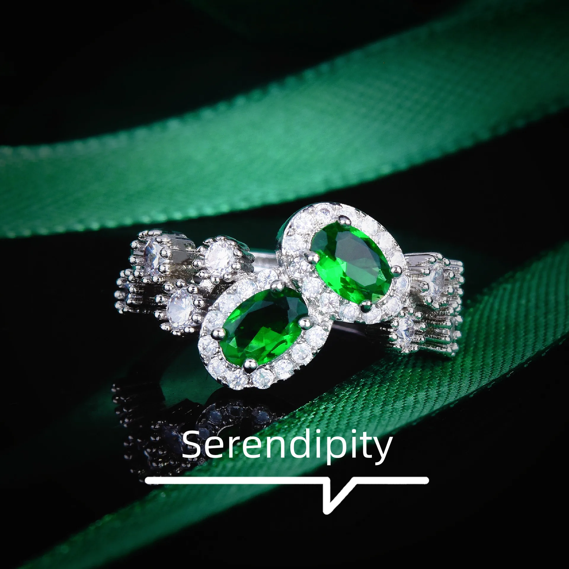 

Luxury Green Crystal Irregular Zircon Oval Ring For Women 2022New Imitated Emerald Wedding Jewelry Costume Accessories Wholesale