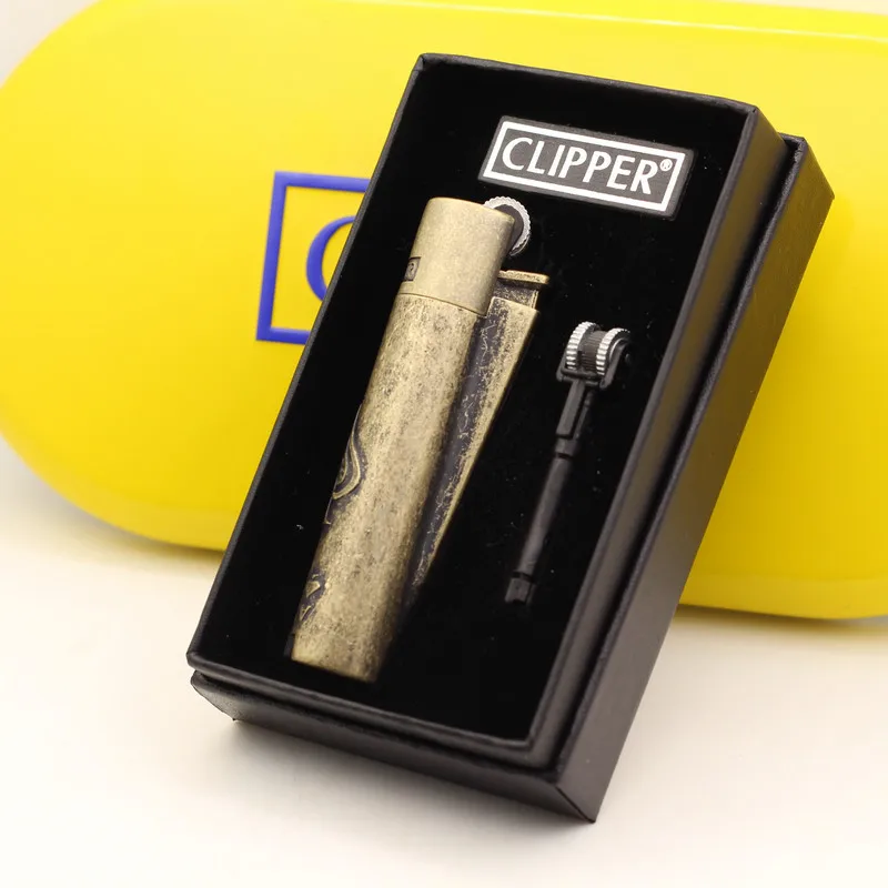 

Spades A CLIPPER Flint Metal Wheel Oil Lighter Butane Gas Lighter Men's Cigarette Gadget With Gift Box