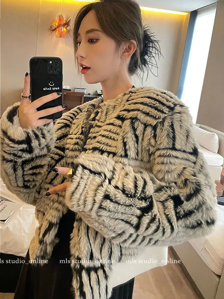 2023 Jacket Women Faux Fur Coat Loose Plush Imitation Fur Cashmere Elegant  Autumn and Winter Fashionable Jacket Femme D52