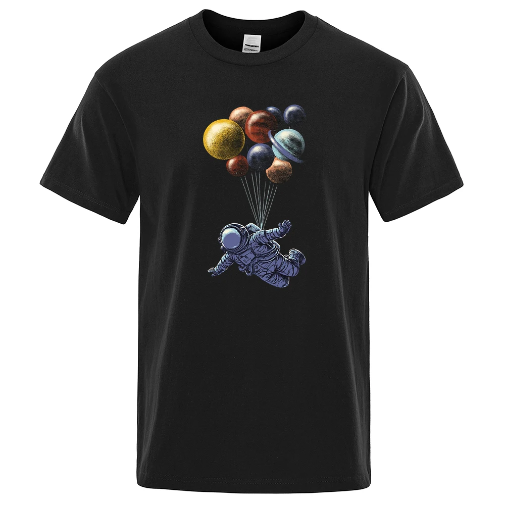 

Astronaut Flying In The Solar System Men T-Shirt Fashion Clothing Cotton Tops Fashion Summer Mens Tee Clothes Oversized Tshirt