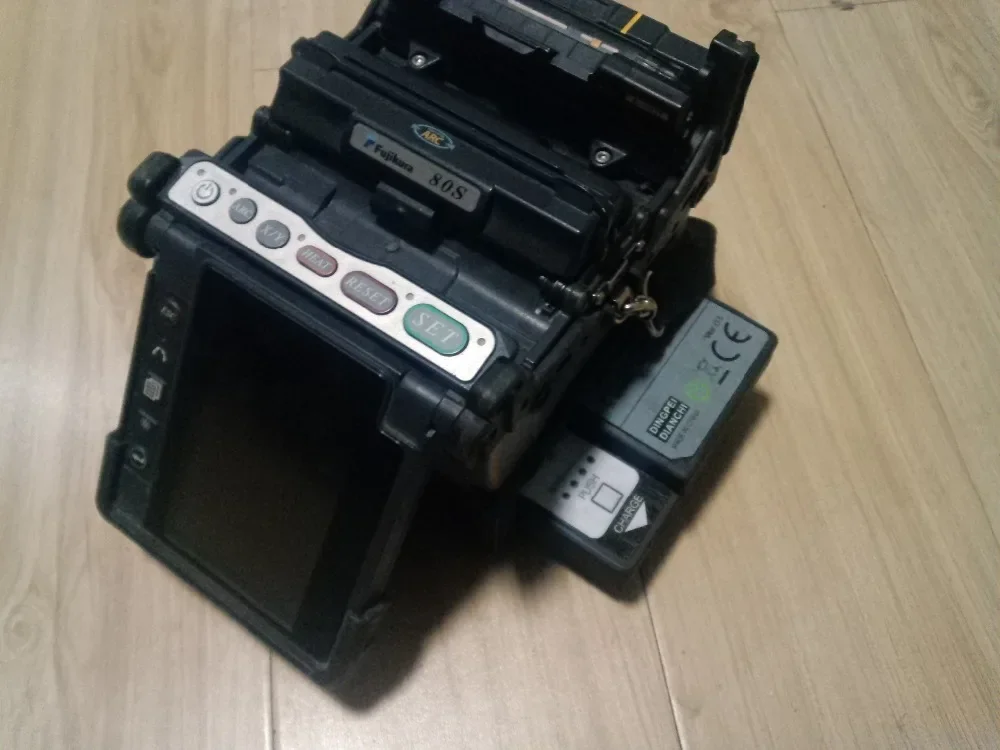 Сменный аккумулятор BTR-09 с зарядным устройством для сварочного аппарата FSM-70S 70S+ 80S