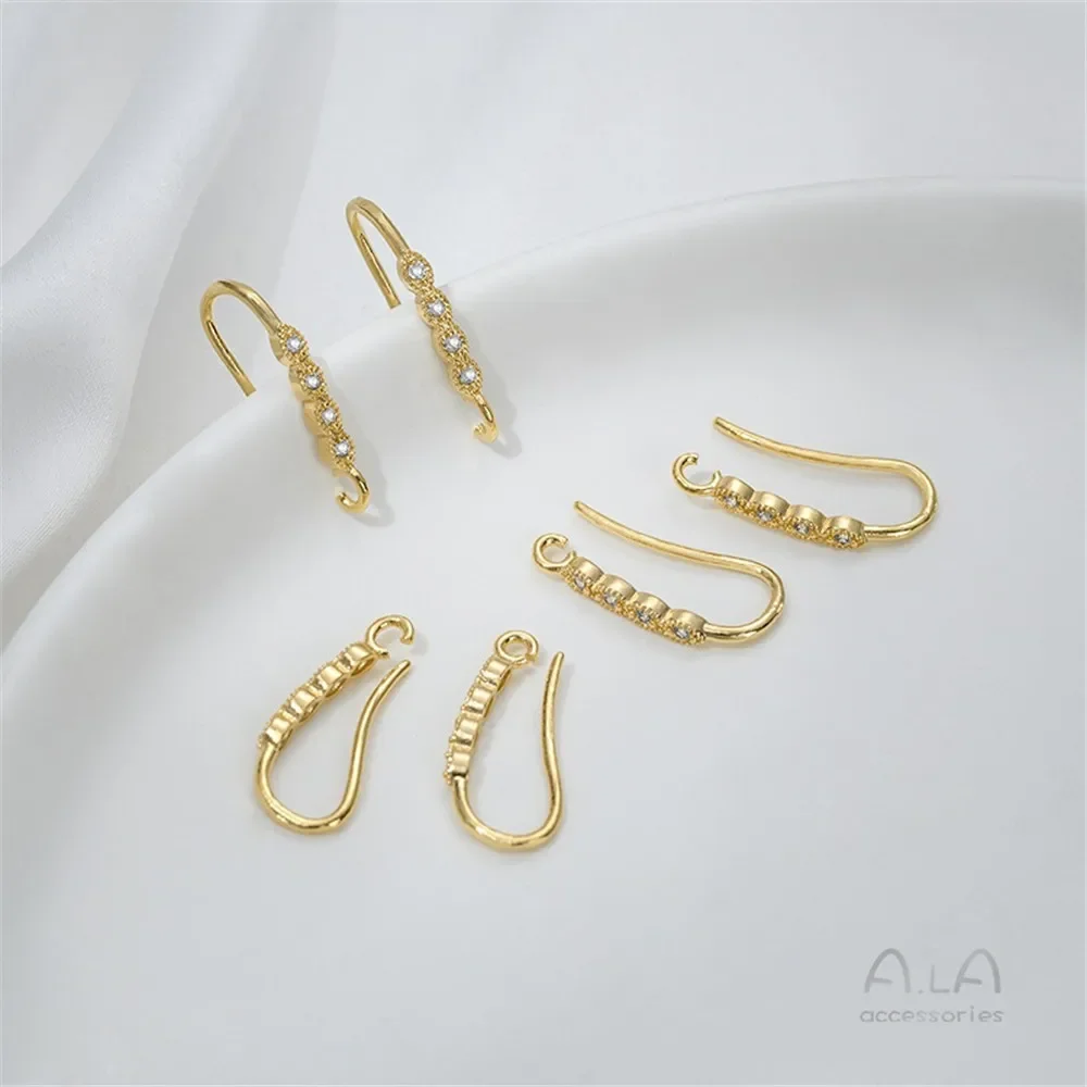 Сумка 14 карат с инкрустацией золотом цирконом и геометрическим рисунком