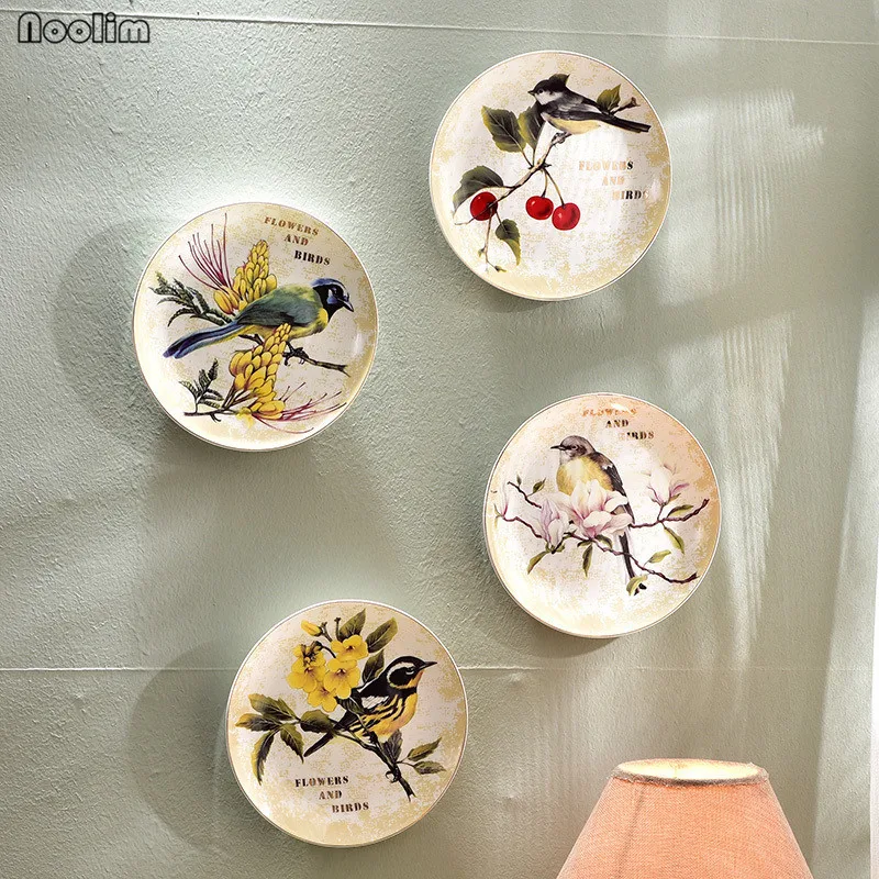 

Керамическая Современная декоративная тарелка NOOLIM с цветами и птицами, креативная настенная подвесная тарелка для дома, гостиной, столовой...