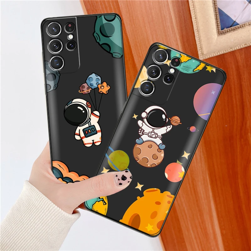 

Cute Astronaut Phone Case For Samsung Galaxy S22 S21 S20 Ultra FE 5G S22 S10 10E S9 Plus Liquid Silicon Coque Soft Black Funda