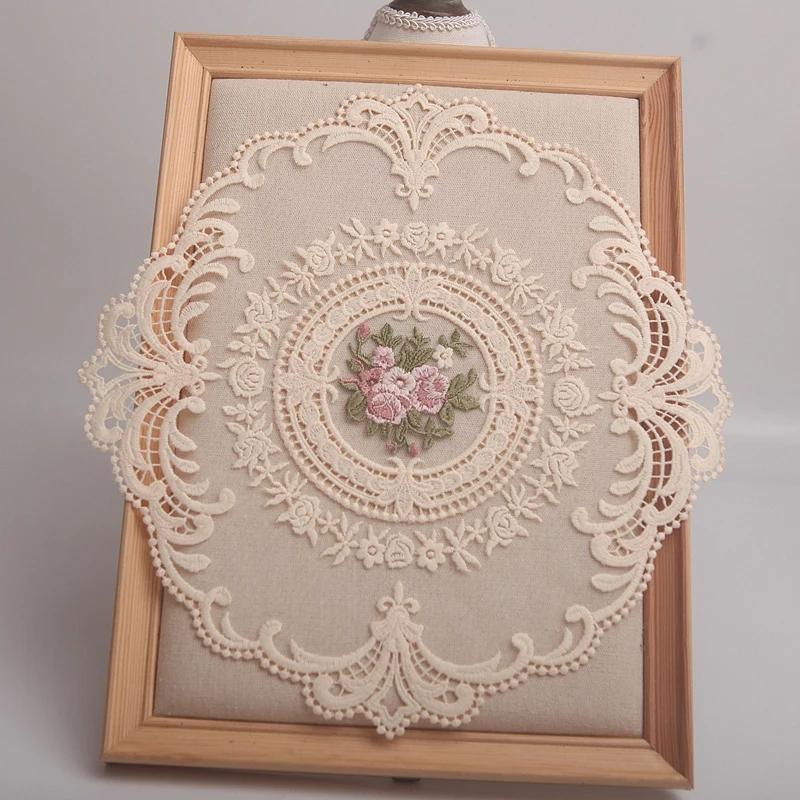 

Кружевные подставки под горячее