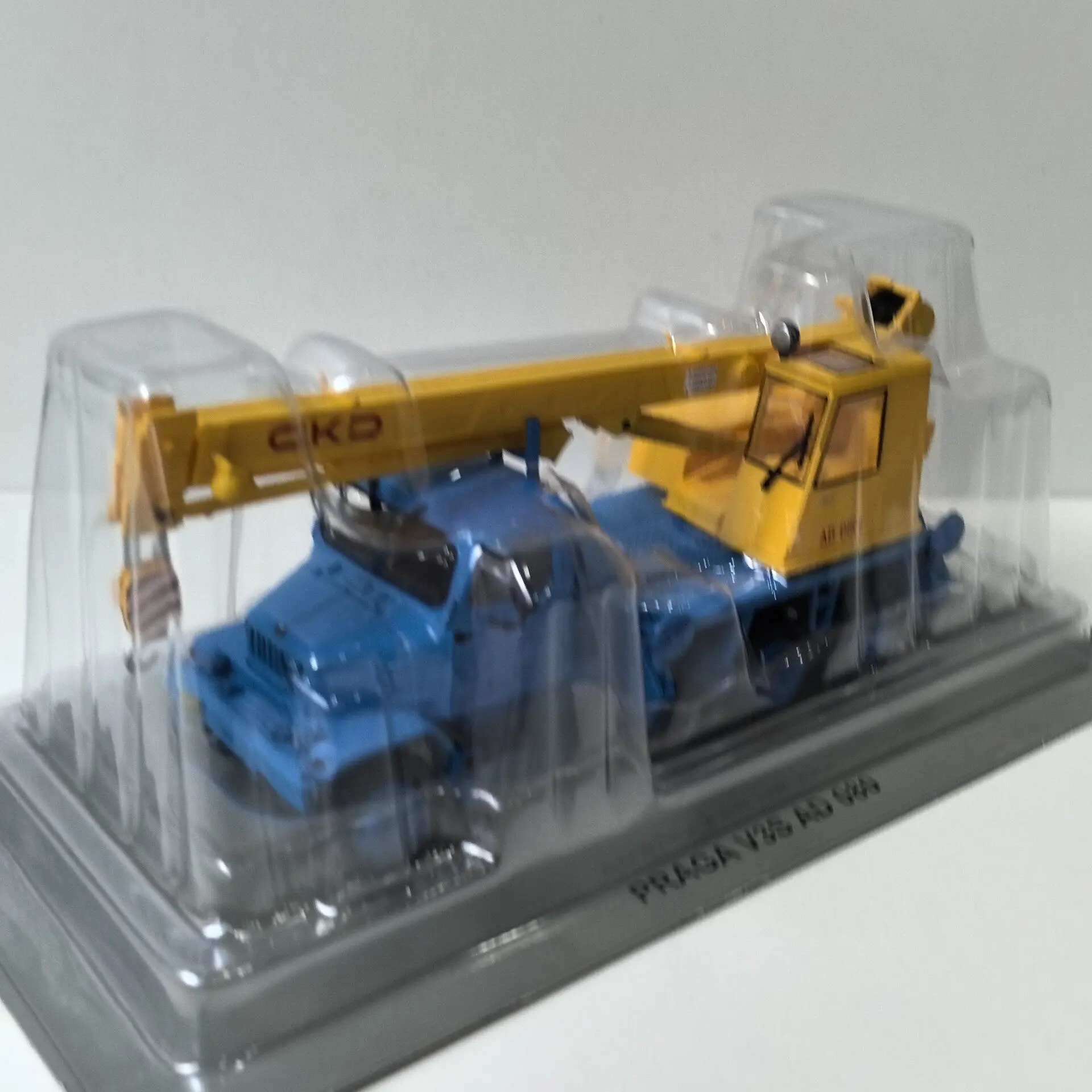 Фото Модель автомобиля Diecast IXO 1/43 PRAGA V3S AD 080, передняя часть из сплава, задняя часть из пластика, X2, литая модель №2