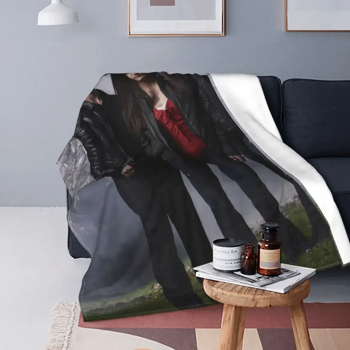 Иан Сомерхалдер Дэймон Елена Гилберт Стефан Сальватор Дневники вампира Вязаные