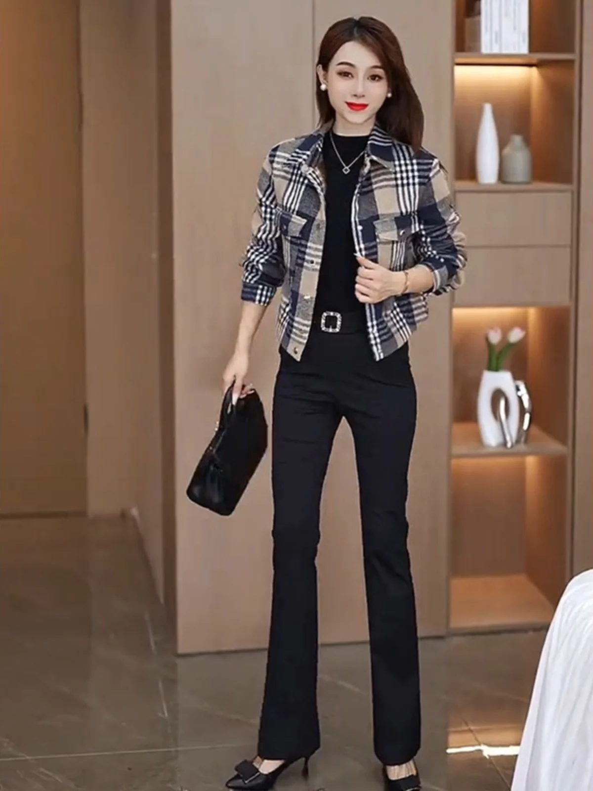 Короткая верхняя одежда в плотную клетку на флисовой подкладке женская