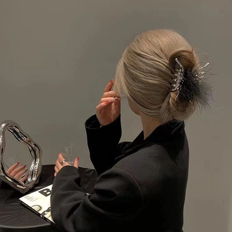 

Зажим для волос с кисточкой и перьями из сплава маленький дизайн чувственный металлический орнамент для волос улучшенное чувство элегантный женский зажим для волос страуса с акулой