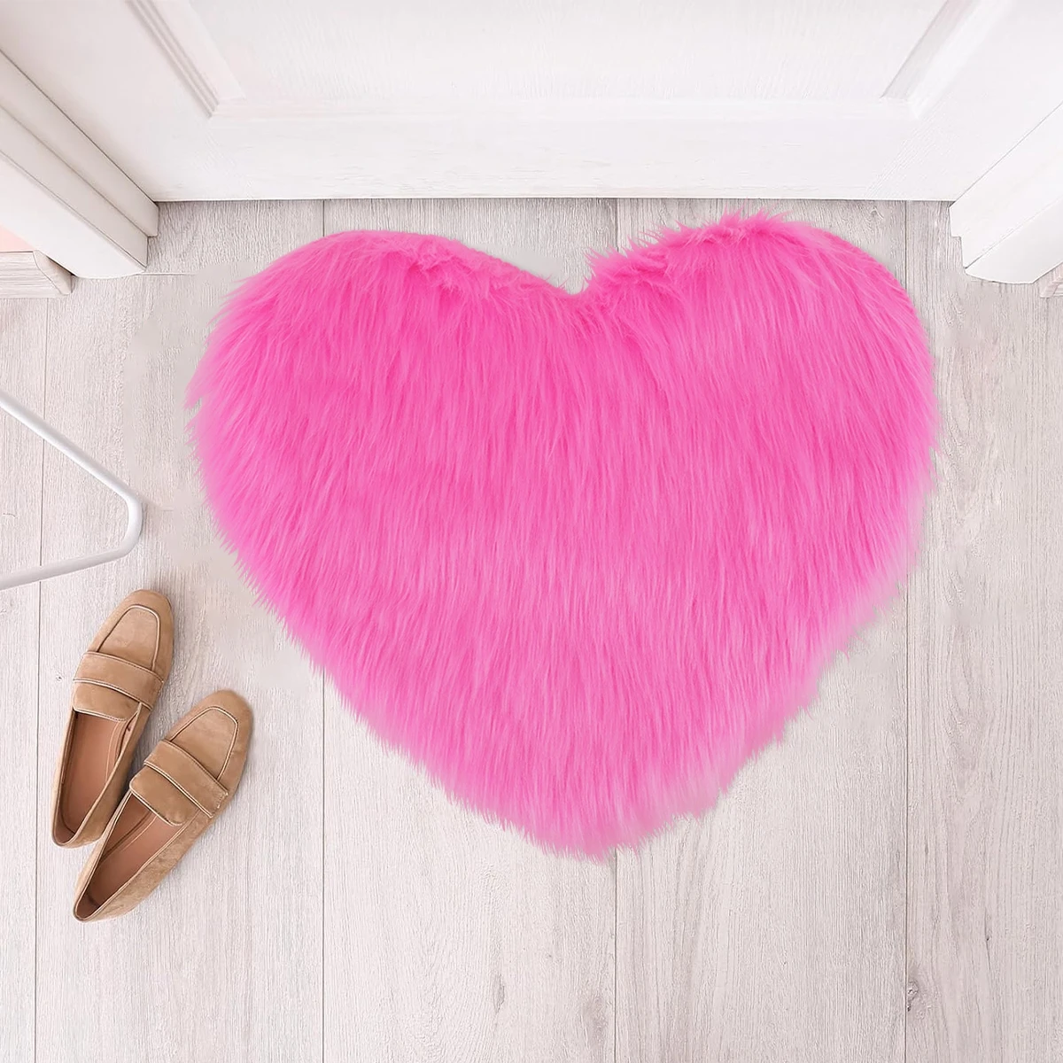 Искусственный ковер в форме сердца из искусственной шерсти