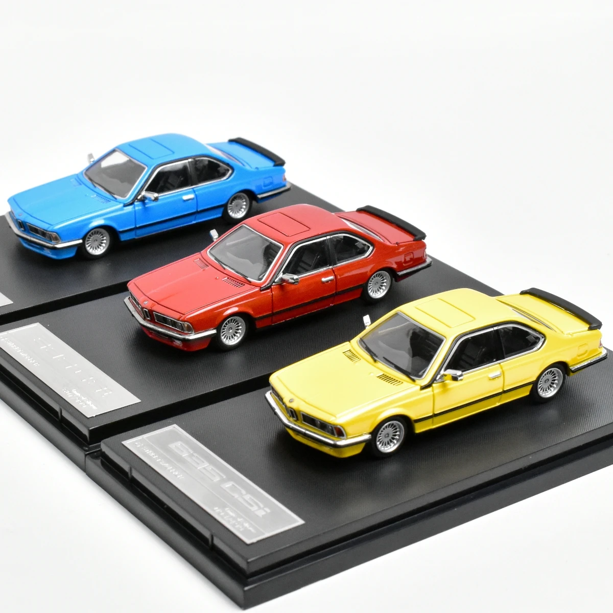 Литая модель автомобиля Street оружия SW 1:64 E24 635 CSI