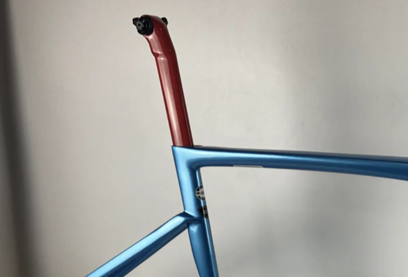 

2022 New road bike SL7 carbon frame all internal wiring BSA threaded bottom 700C road bicycle carbon frame thru-axle 12x142mm