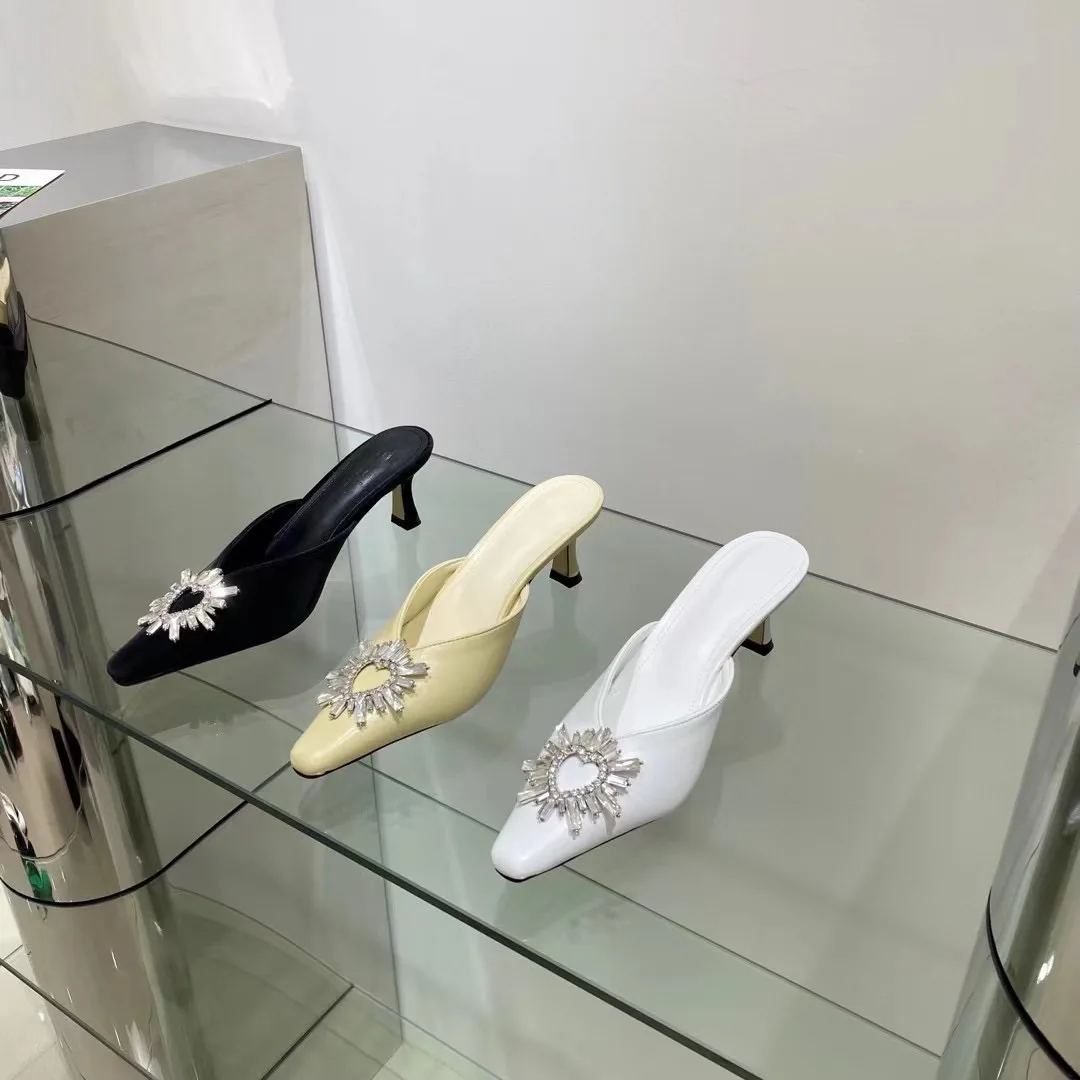 

2022 New Arrivals Women Slippers Black White Yellow Rhinestone Crystal Shallow Mules Shoes Summer Outdoor Slides Sandals Pumps