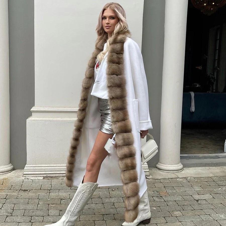 Женское шерстяное пальто с отделкой из лисьего меха