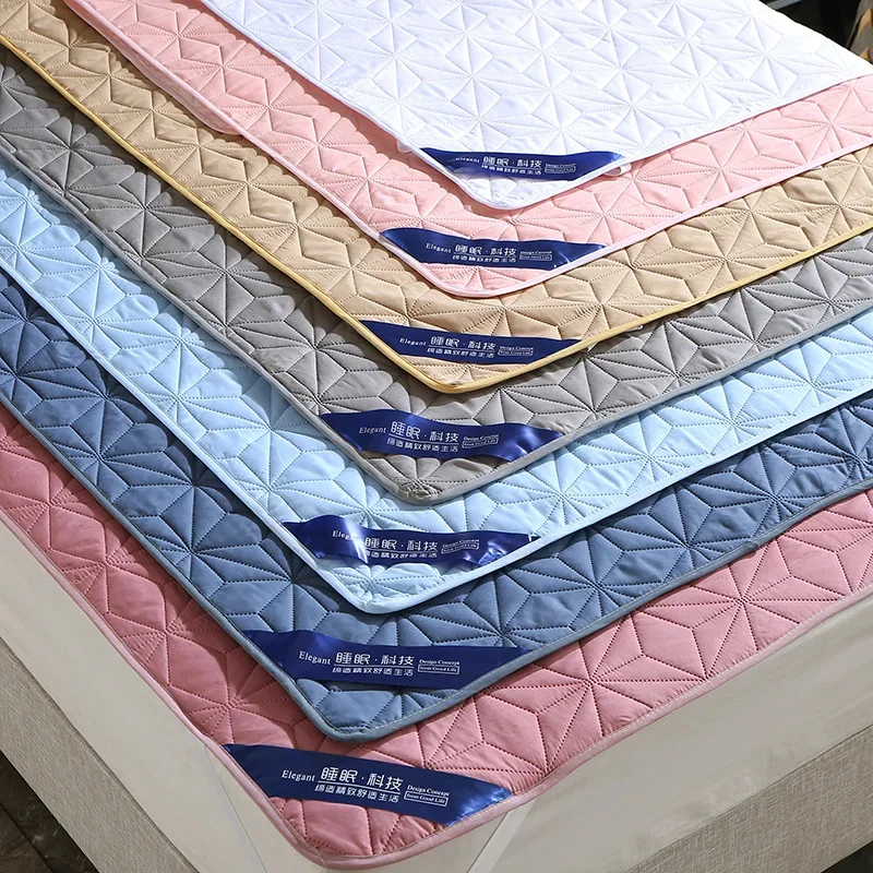 

Waterproof Bedspread On The Bed King Size Bed Cover Quilted Mattress Pad Washable Mattress Protector For Pet Dog Bed Linen