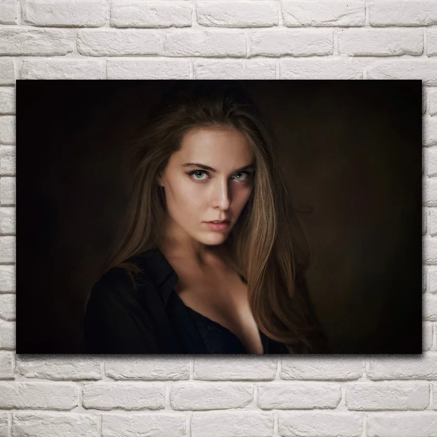 

Beautiful woman portrait charming eyes face girls artwork living room home art decoration fabric posters on wall picture KR516