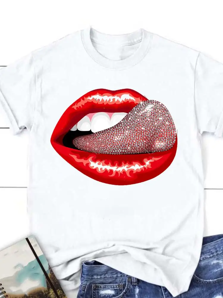 Футболка женская летняя с коротким рукавом и принтом в виде губ |