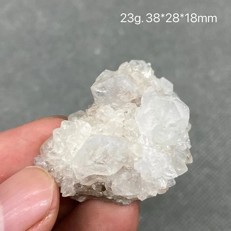 

Натуральный кластер кристаллов кактуса