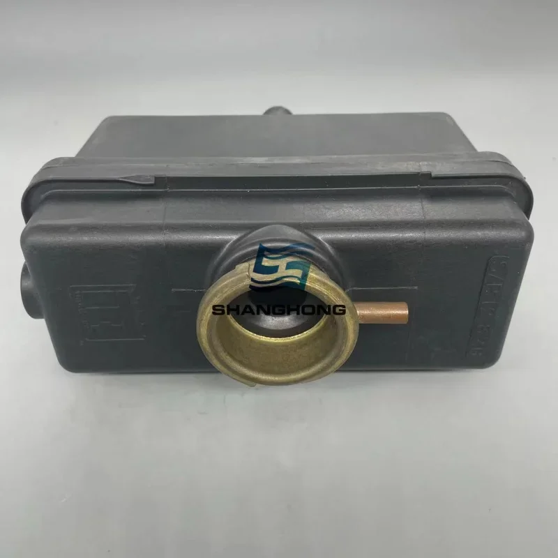 Запасные части для авто SH: Расширительный бачок 12-826 для Thermo King и Carrier Transicold (art.: 3920dbfd30738) - 3920dbfd30738