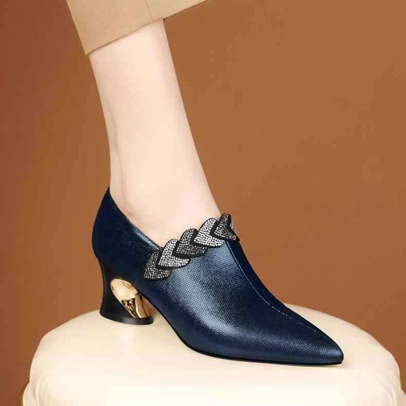 

Модные туфли-лодочки на высоком каблуке с ремешком на щиколотке для женщин на массивном каблуке с мягкой подошвой без шнурков однотонная кожаная обувь с украшением искусственной кожи