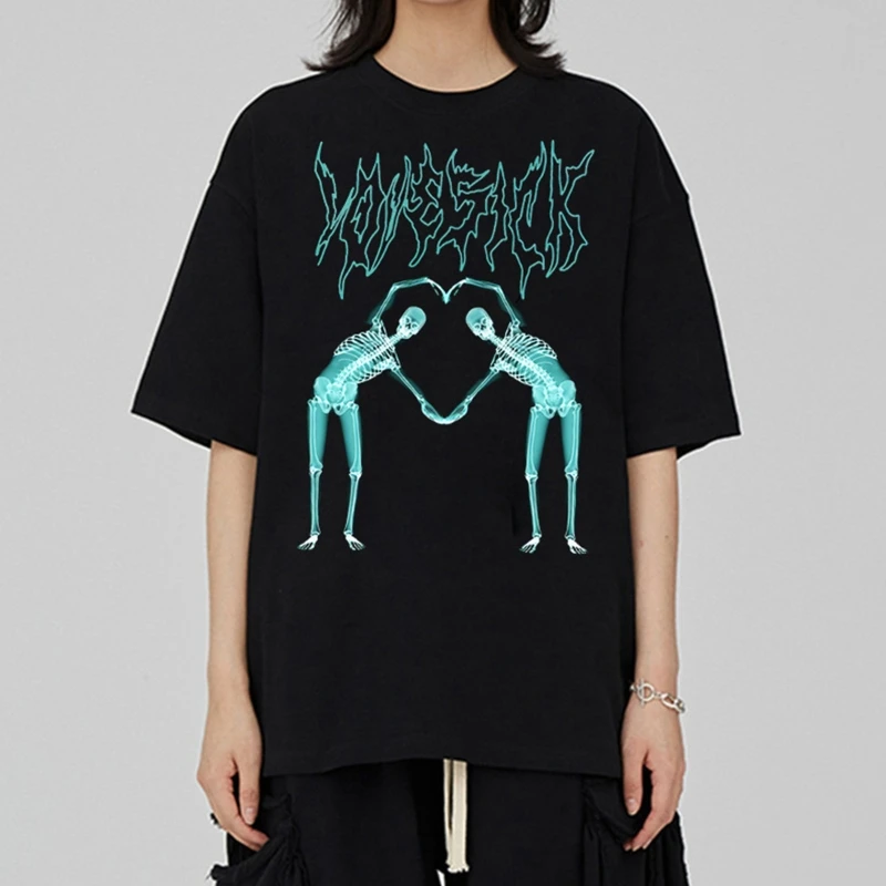 

Женская футболка с коротким рукавом, круглым вырезом и графическим принтом