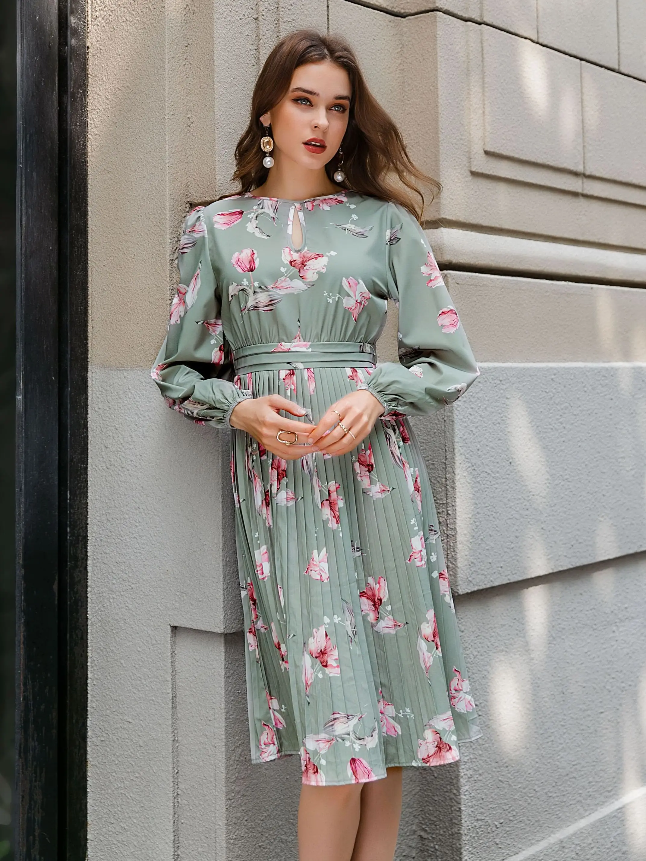 

Платье женское осенне-зимнее длинное с цветочным принтом и круглым вырезом