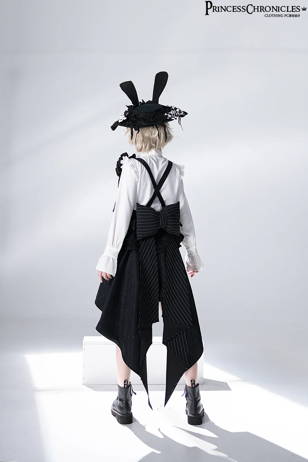 Фото ~Клаус Rabbit Theater~Блузка и шорты Ouji Lolita от Princess Chronicles №3
