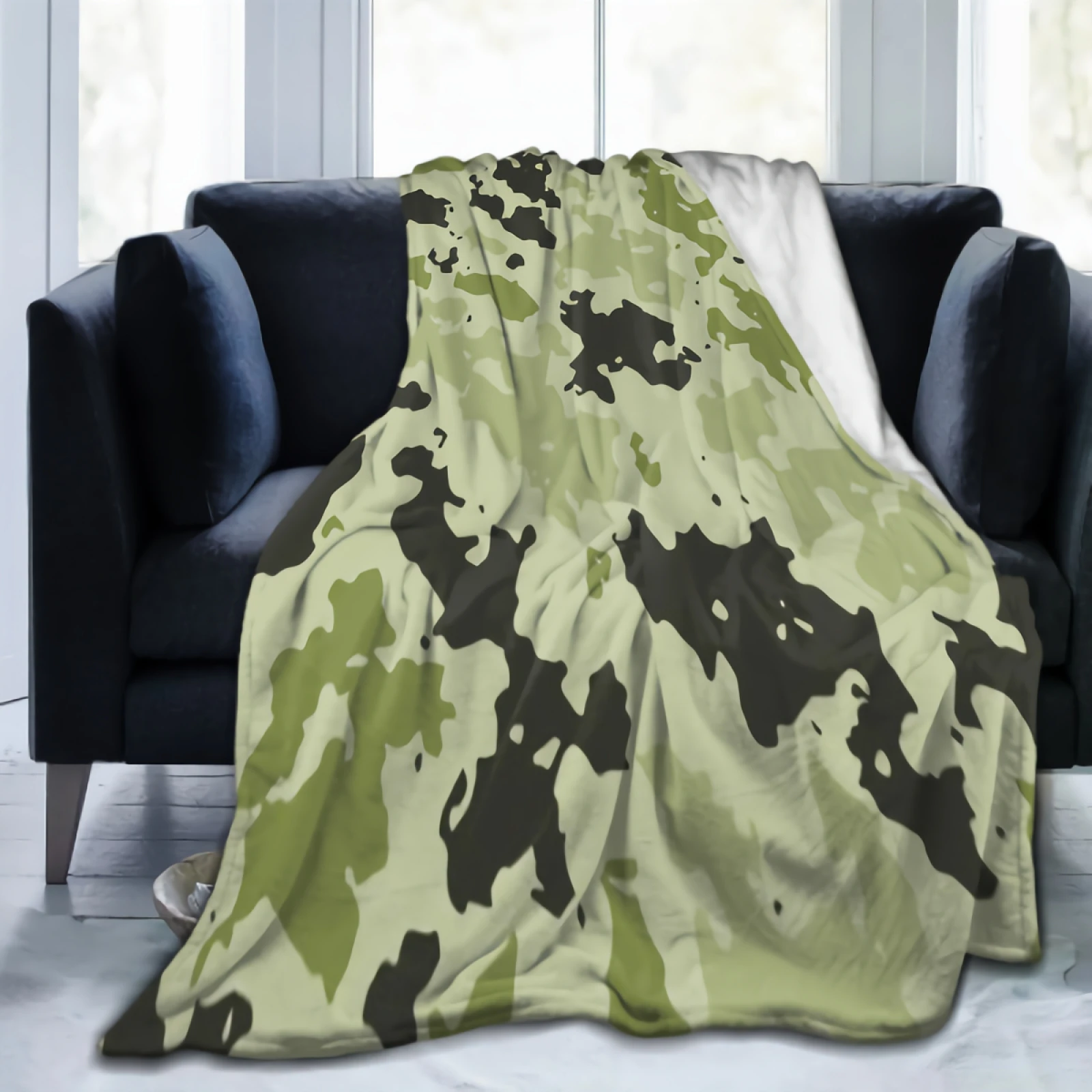 

Green Camouflage Throw Blanket Super Soft Cozy Flannel Fleece Warm Military Clothes Throw Blanket Fuzzy Throws for Bed Couch